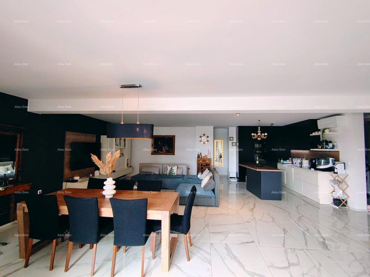 Luksuzno stanovanje s pogledom na morje, 30 m od plaže, popolno za družino 3