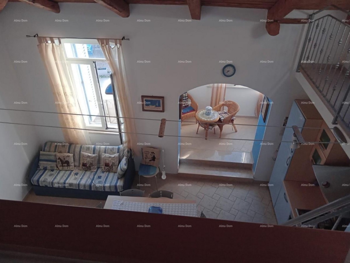 Blizina grada Umaga. Na prodaju duplex hiša, 123,65 m2 ob sami obali morja, 10 metrov do morja. 5