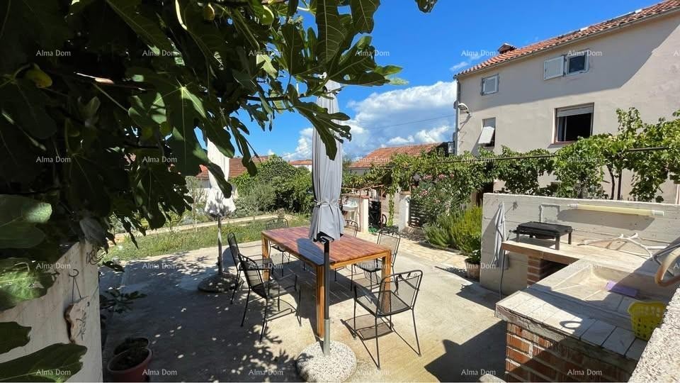 Sale - Two houses in an excellent location with a sea view - Medulin, Vinkuran! 1