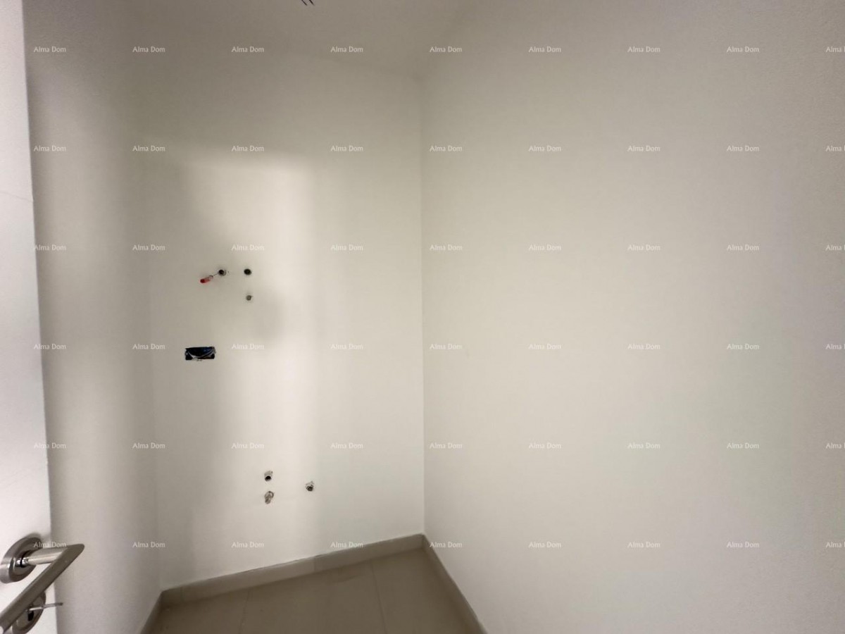 1 km do centra Medulina. Prodaja nove hiše s bazenom na odlični lokaciji, blizu morja! 10