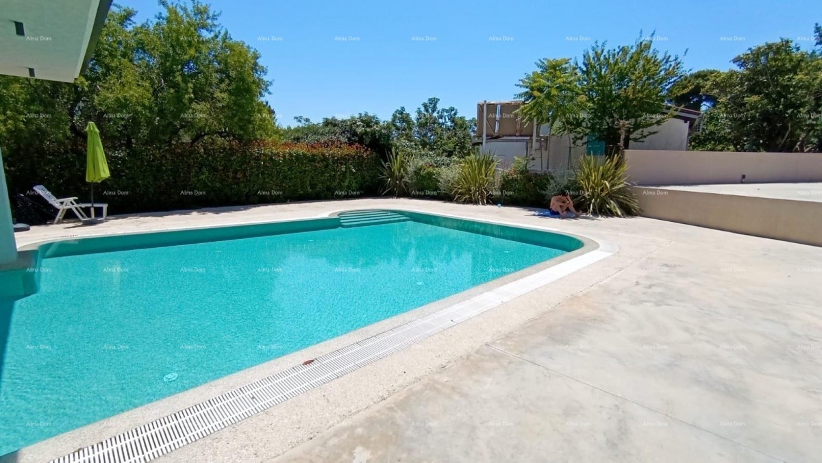 Appartamento con terrazza, posto auto e piscina comune – Premantura 26