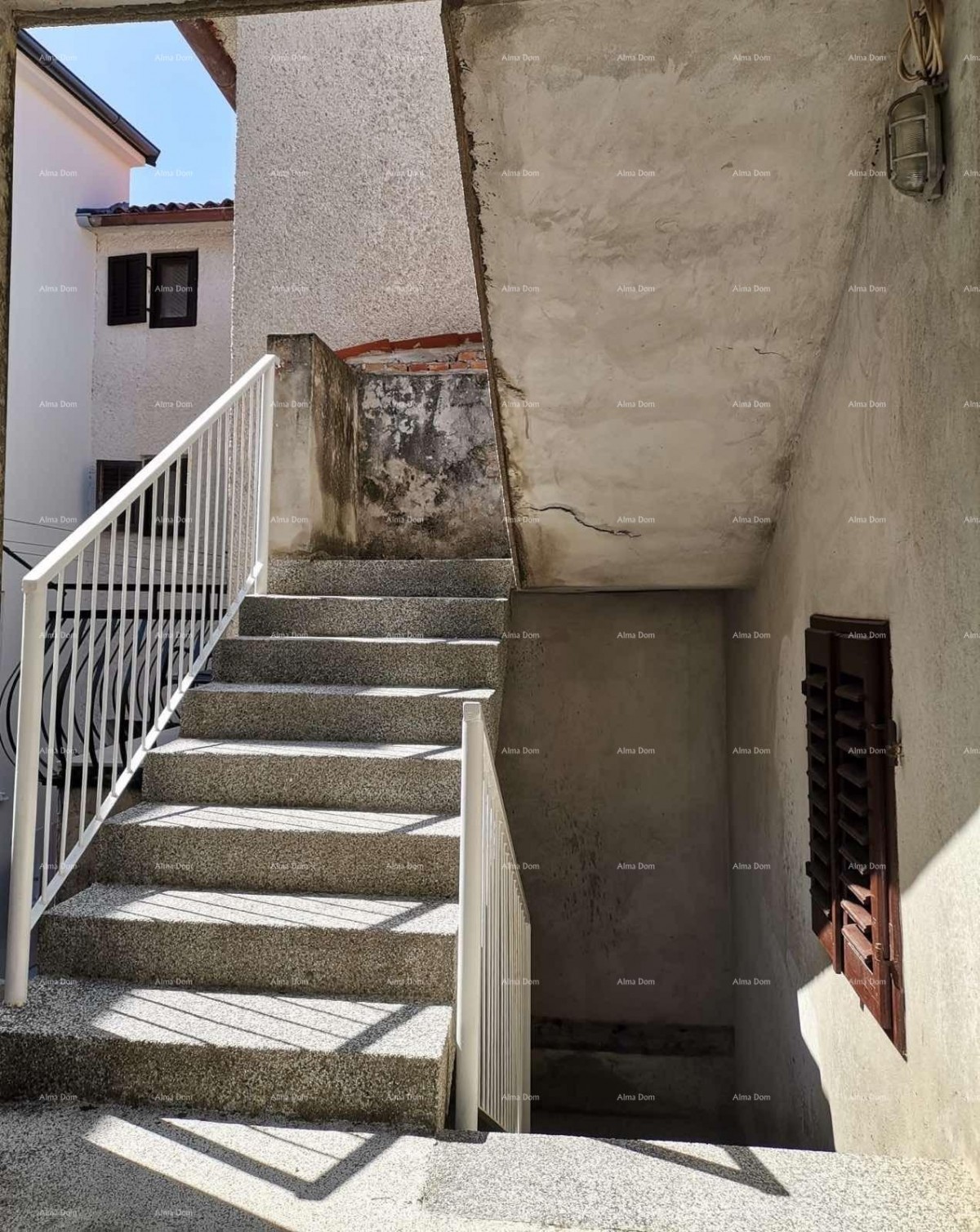 Prodaja hiše na treh etažah, Medulin! 16