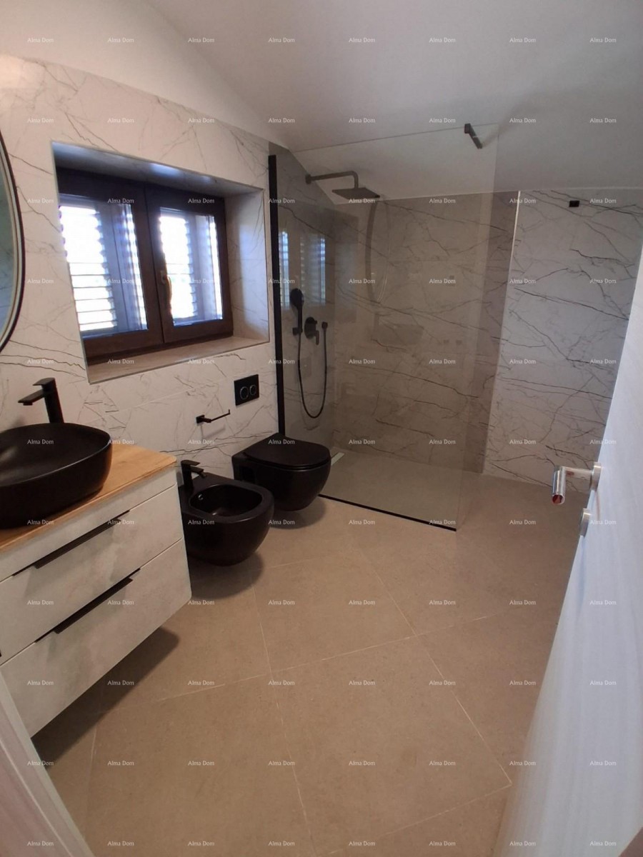 Продажа - роскошный дом на большом участке с бассейном, спа-салоном и тренажерным залом, Пореч! 23