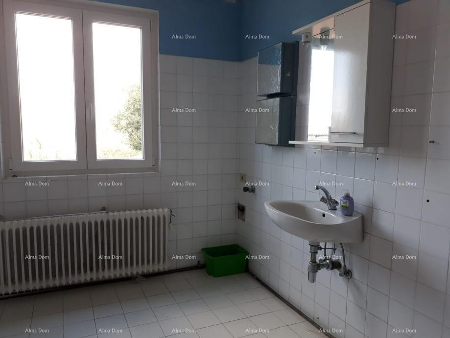 Vendiamo una casa in pietra nel centro di Brtonigle! 8