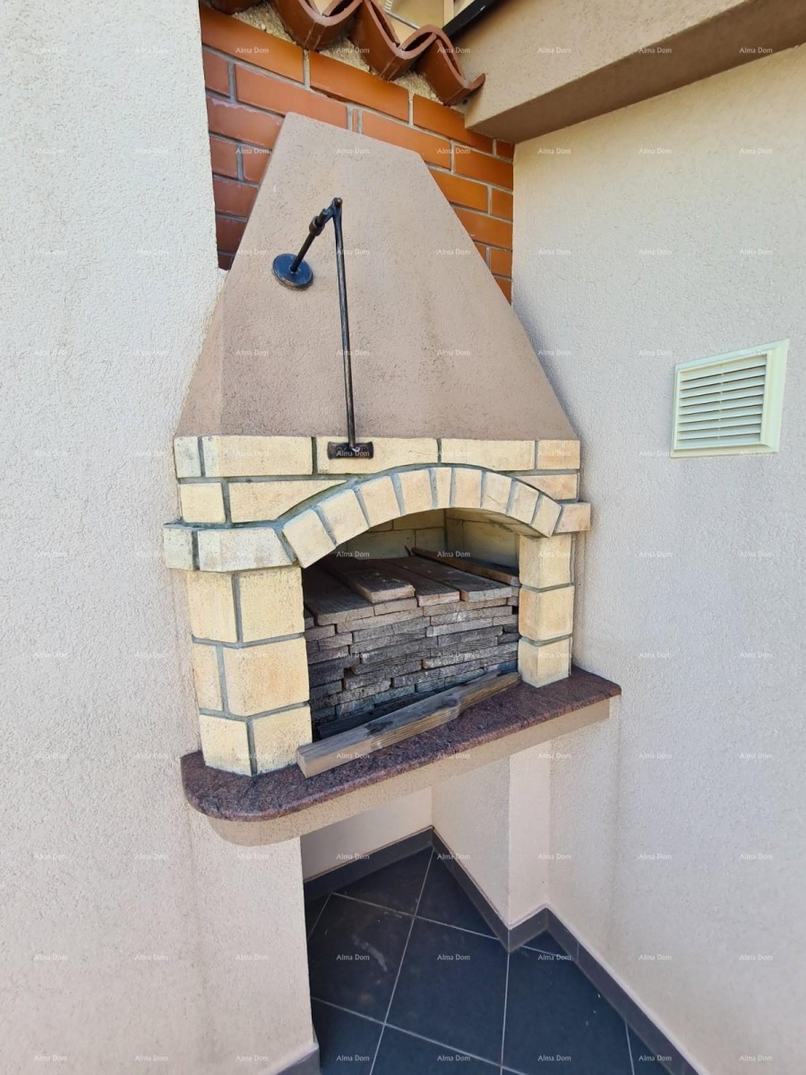 Trinadstropno stanovanje s strešno teraso! 100 metrov do morja. 40