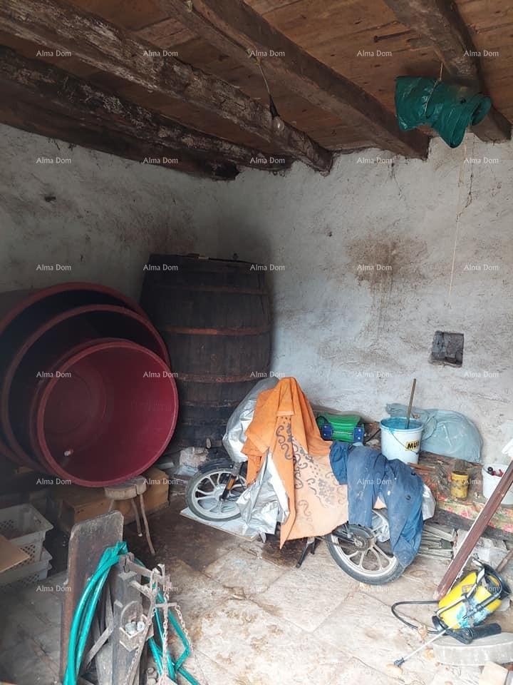 A house for renovation is for sale 14