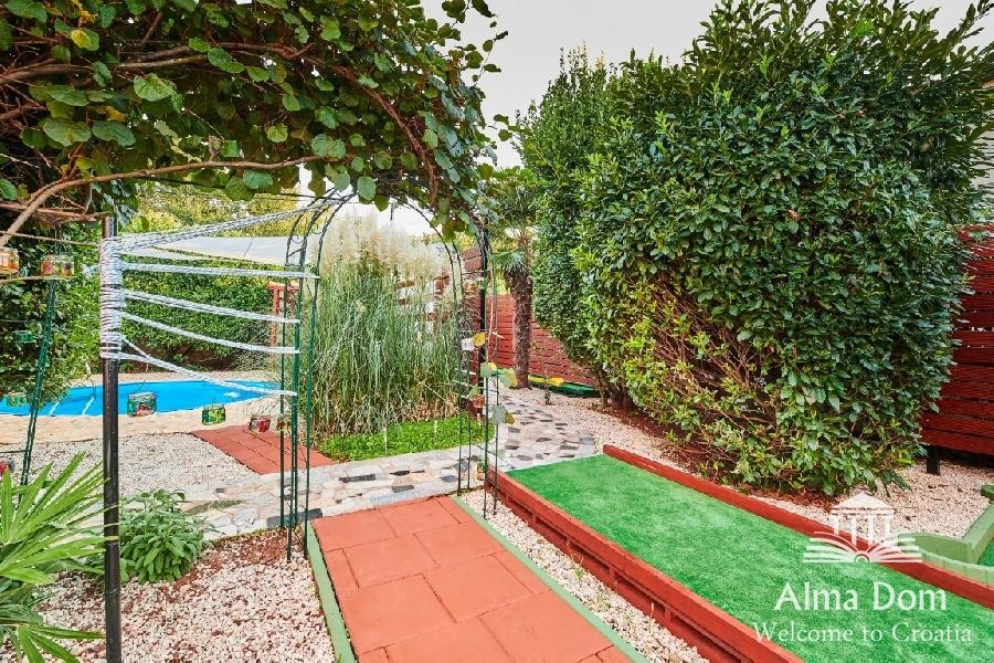 Hiša, blizu mesta Umag. 40