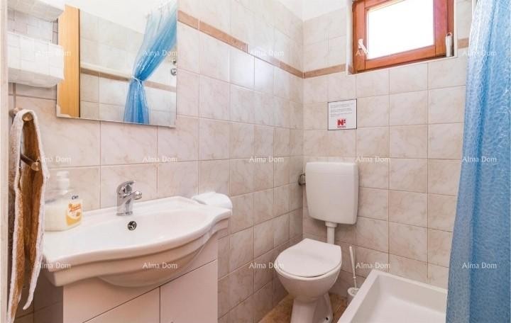 Приземный дом с бассейном в спокойном месте, Пула 22