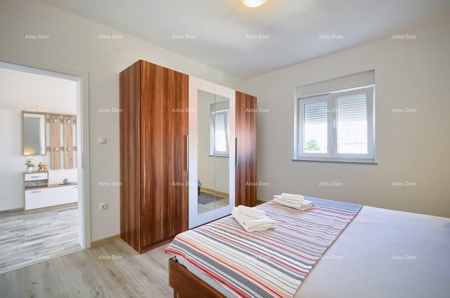 Prodaja dvoetažnega stanovanja z velikim vrtom in garažo, Ližnjan! 21