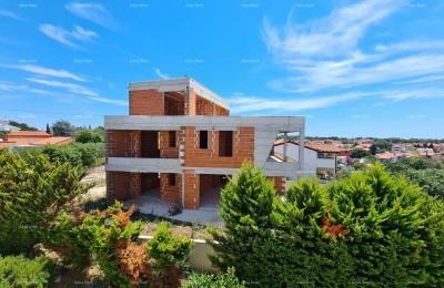 МЕДУЛИН На возвышенной части города построен дом Ро-Бау!