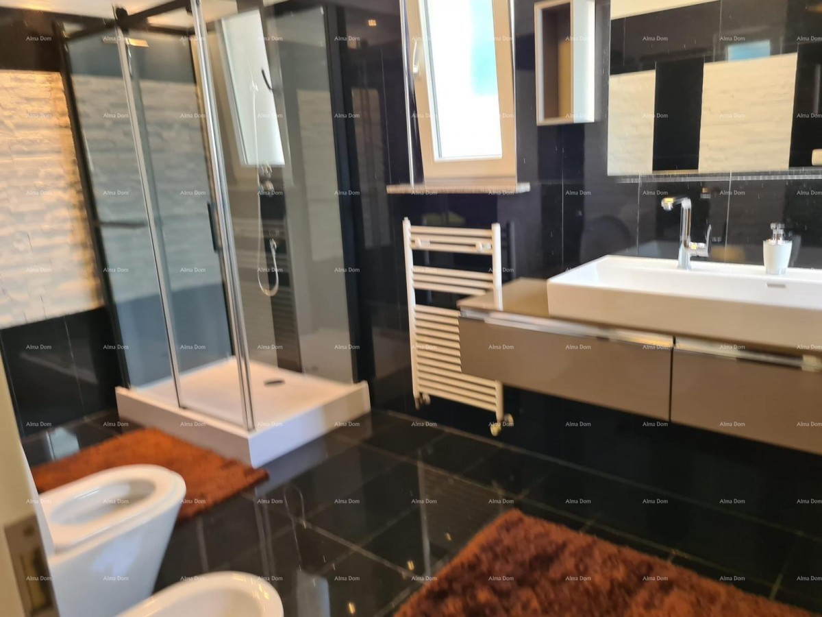 Na prodaju kuća s bazenom – Valtura 16