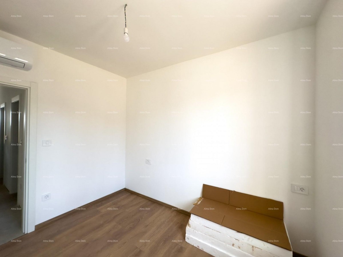 Prodajemo stan sa  vrtom u Barbanu. 11