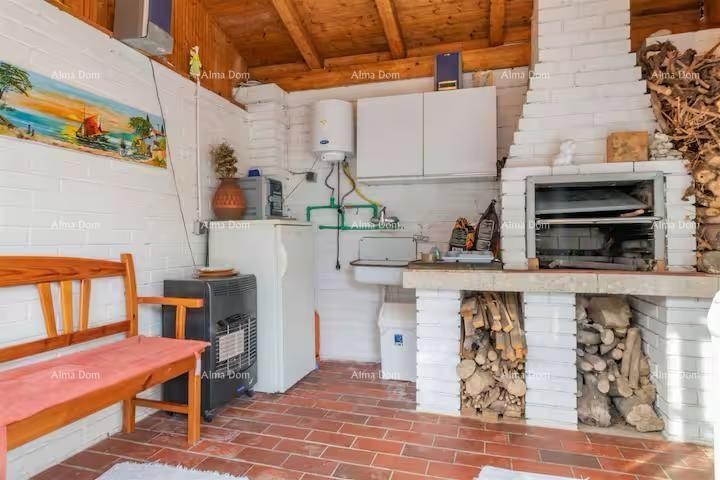 Отличная возможность! Продажа - привлекательный дом с бассейном и ухоженным участком, Банйоле! 29