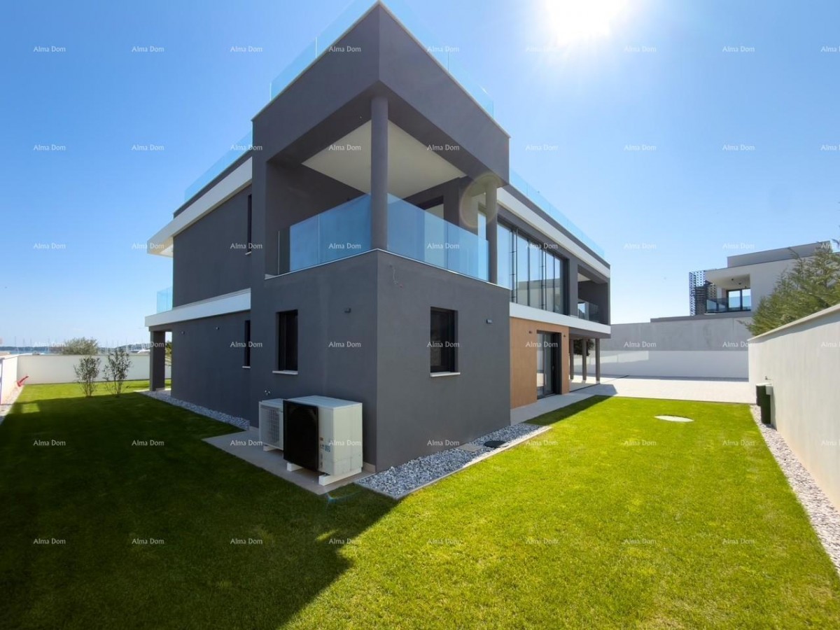 Современная вилла в 100 метрах от моря! 3