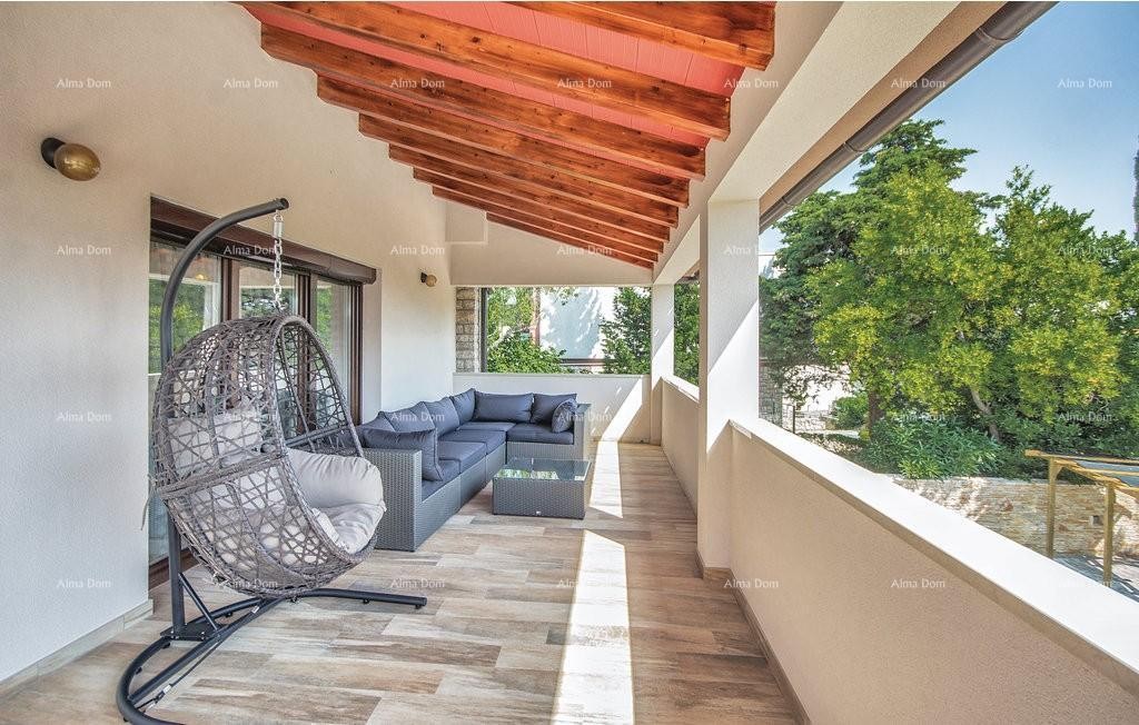 Premantura, samostojeća kuća sa 5 spavaćih soba.Blizina mora . 8