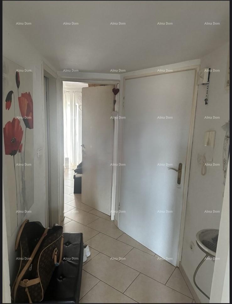 In vendita appartamento su due piani a Pola 6