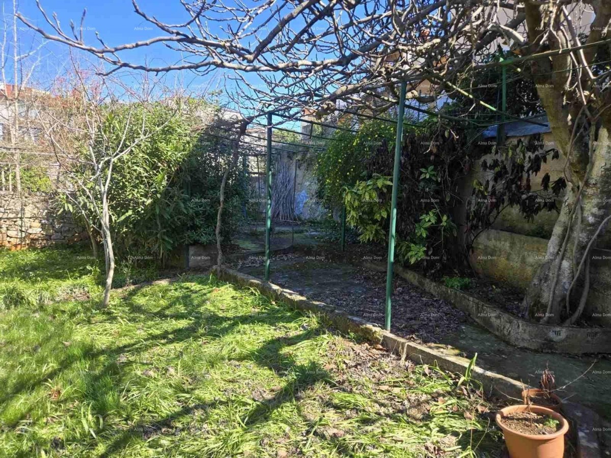 Pula blizina nove Pulske bolnice. Kaštanjer – kuća s dva odvojena stana, garažom i vrtom od 250 m2 - prodaja! 7