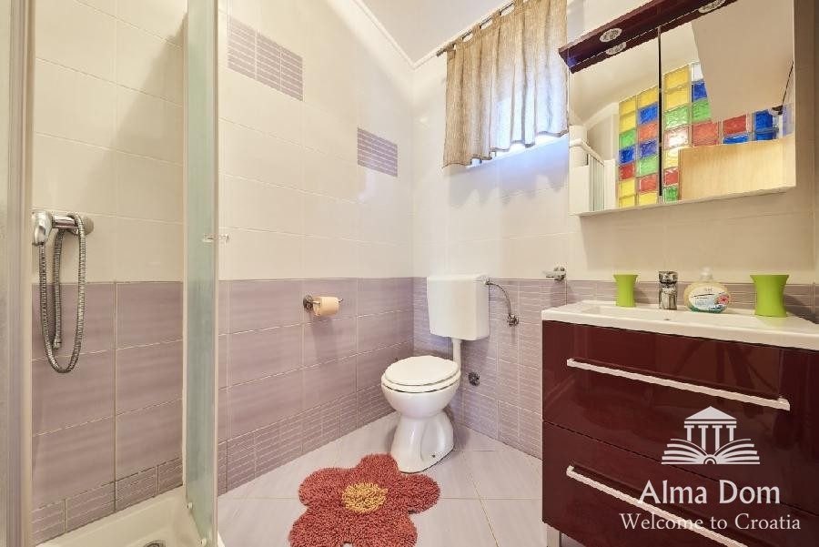 Hiša, blizu mesta Umag. 17