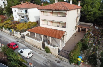 Пула. Зеленикa! Самостоятельный дом! 50 метров до пляжа! Вид на море!