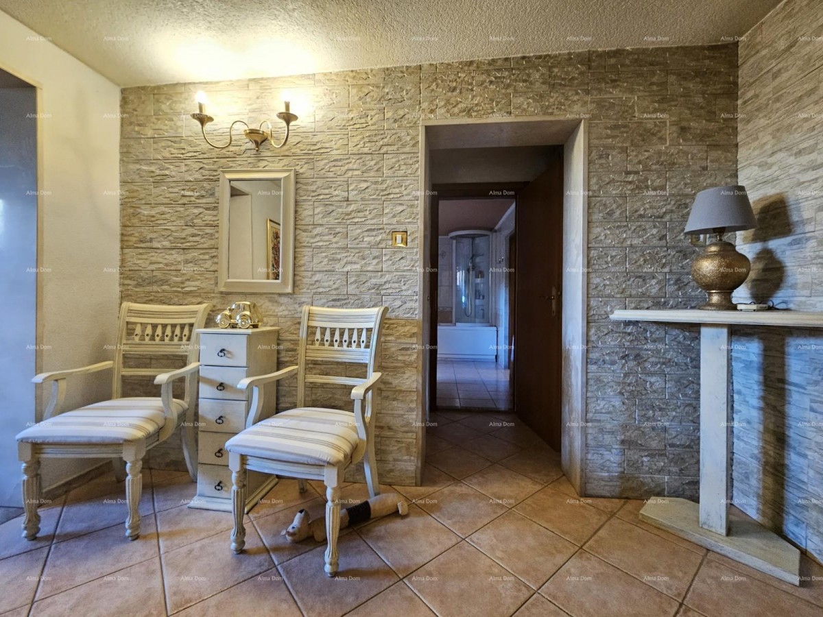 House with two residential units and great development potential – first row to the sea, Umag 11