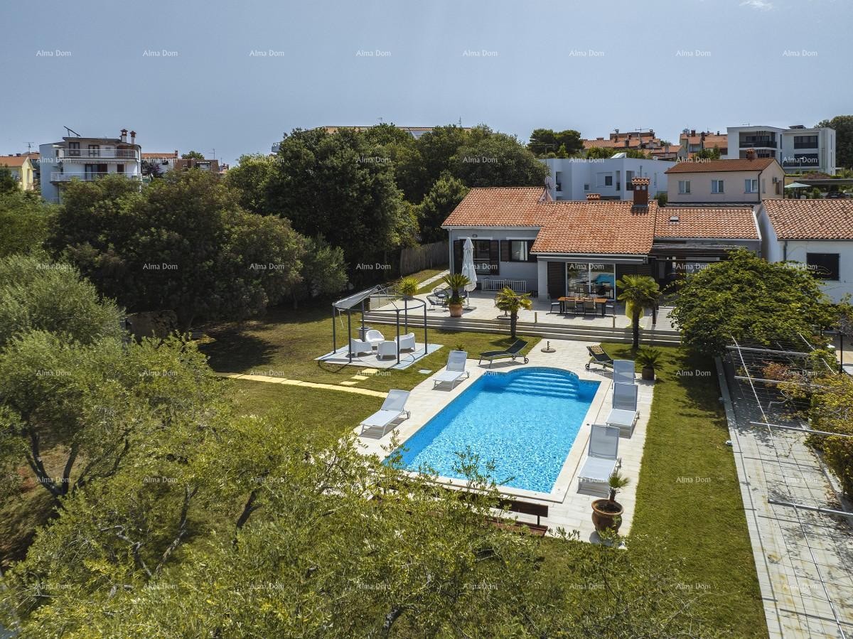 Prvi red do mora i plaže – kuća s bazenom i velikom okućnicom, Pješčana Uvala! 7