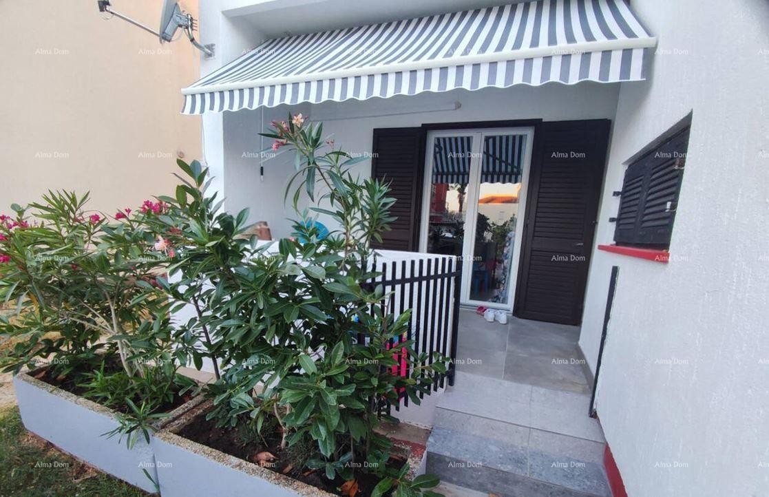 Apartment with a Terrace – 100 m from the Sea, Novigrad 2