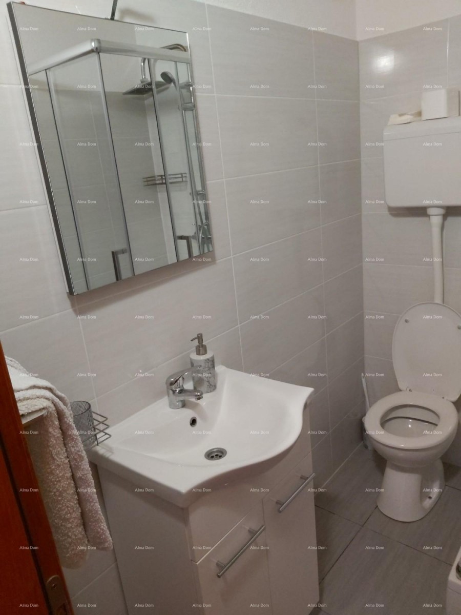 Продается дом с погребом, большой террасой, двумя трехкомнатными квартирами, двором. Отличная возможность для инвестирования! 14