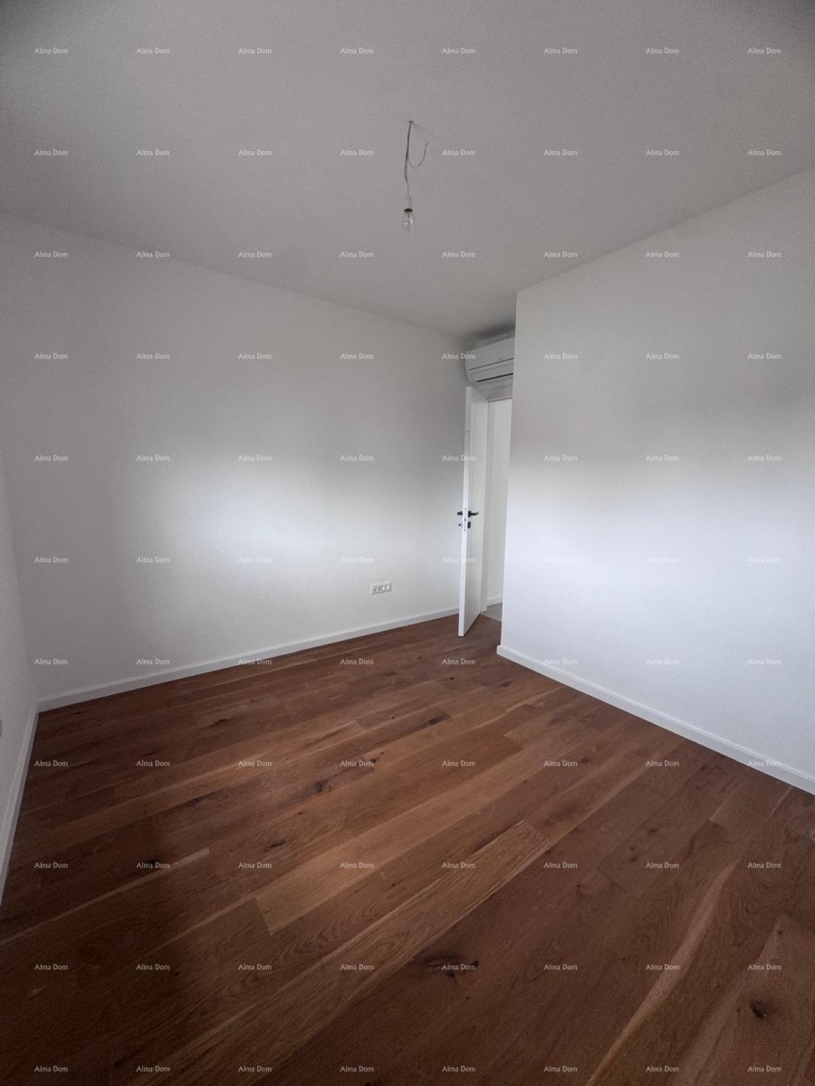 Prodaja stana u novogradnji s pogledom na more, Umag, 24