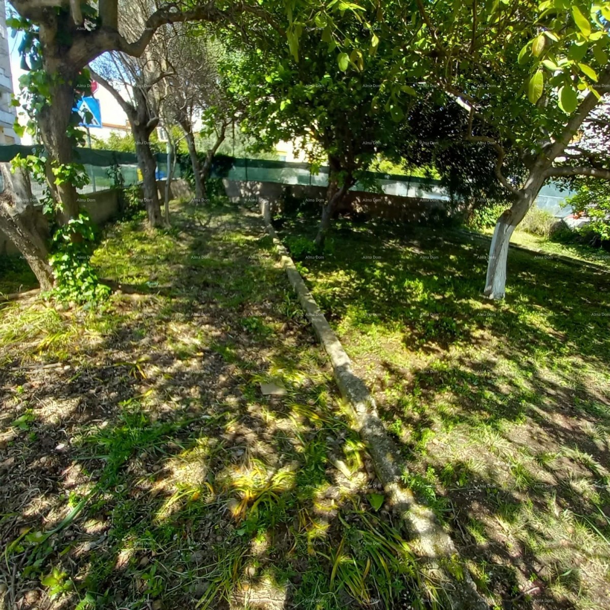 Pula! Prizemnica z velikim vrtom in teraso. 18