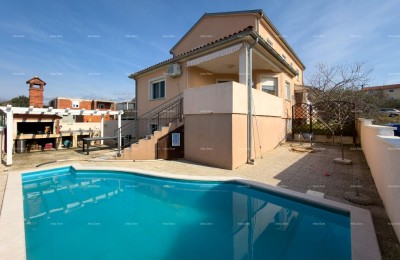 House with two apartments in the vicinity of Pula
