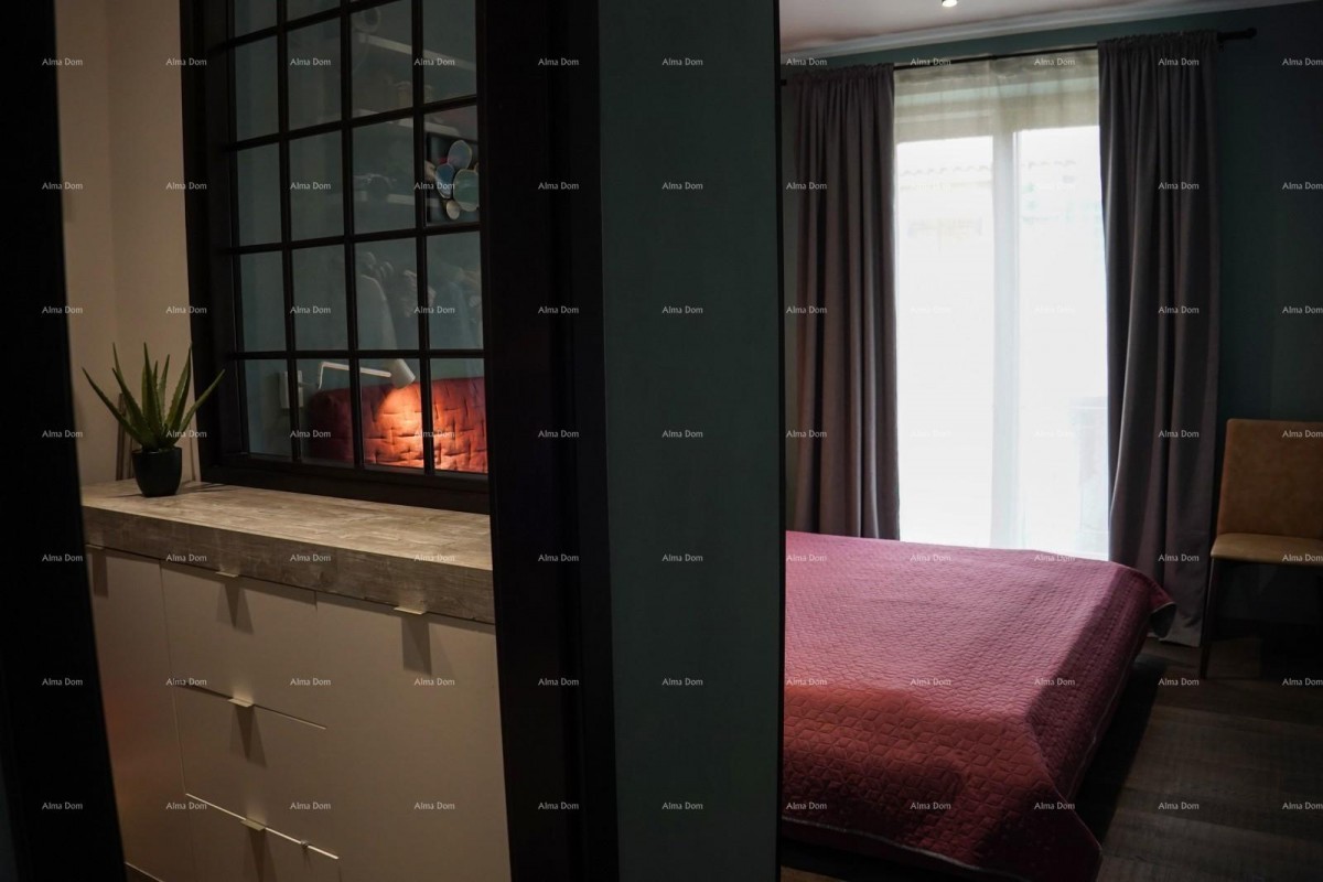 Rovinj. Stanovanje v prvem nadstropju hiše 14